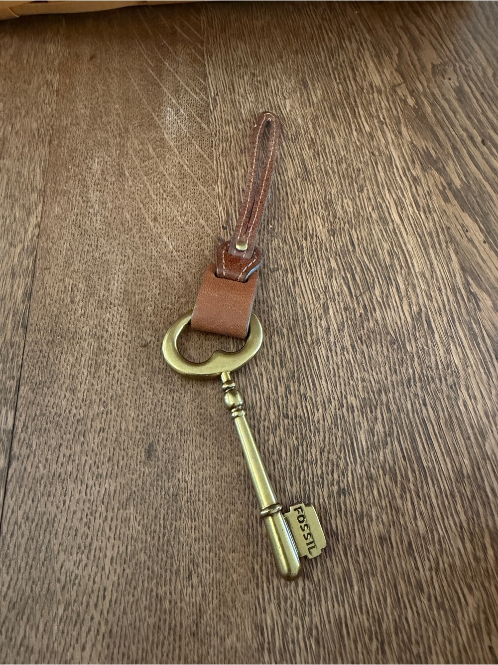 Fossil Brass Key FOB with Brown Leather Loop - Picture 3 of 4
